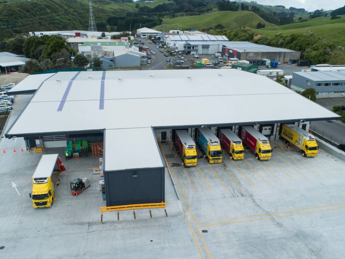 Fuel stocks stable, oil price falls on ceasefire