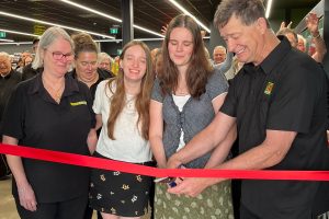 Four Square Waipawa reopens  